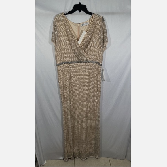 NWT $698 Mac Duggal [ 16 ] Beaded Butterfly‎ Sleeve Column Gown Nude/Silver - Picture 9 of 16